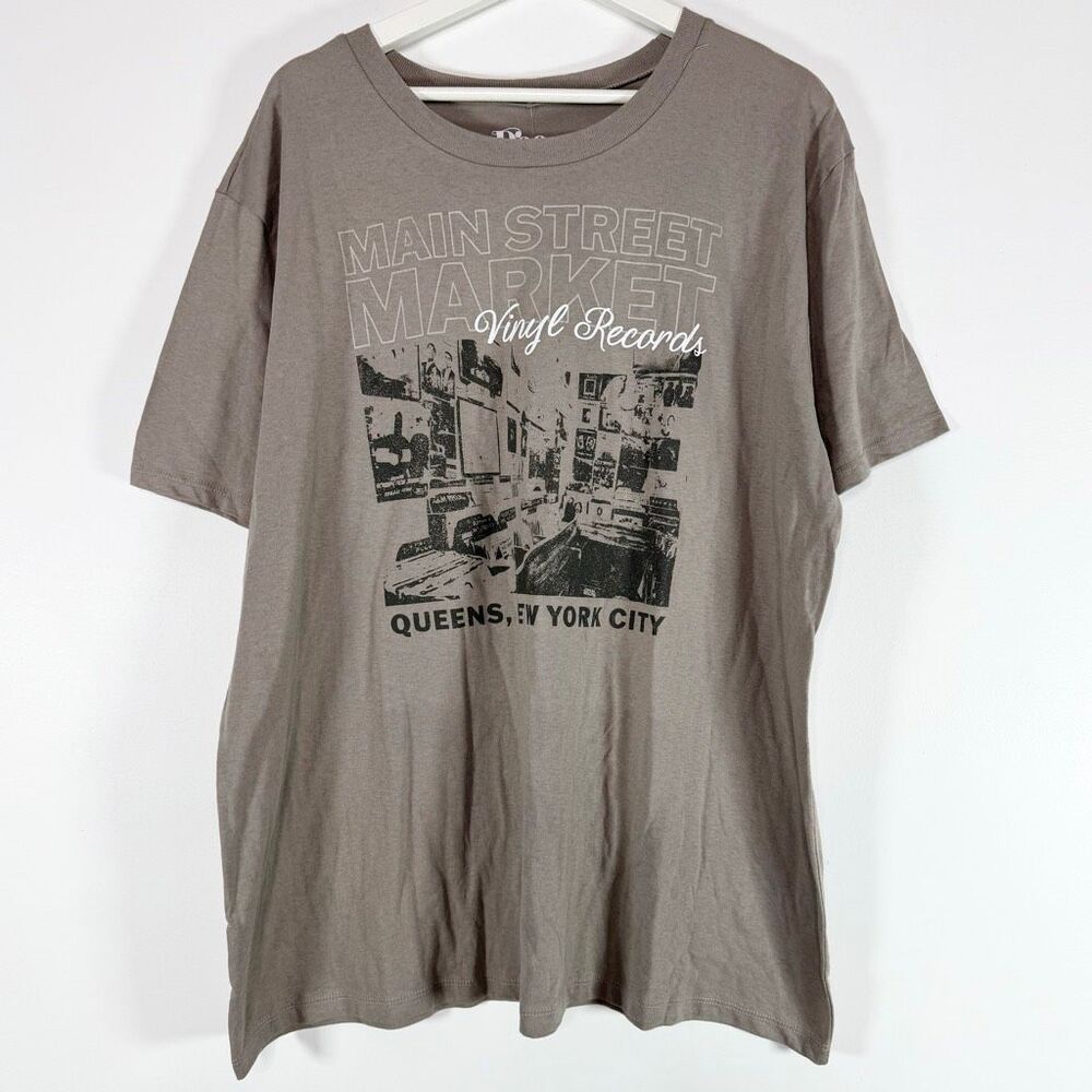 Doe Taupe Short Sleeve Graphic Shirt Queens, NY Unisex US Size 2XL